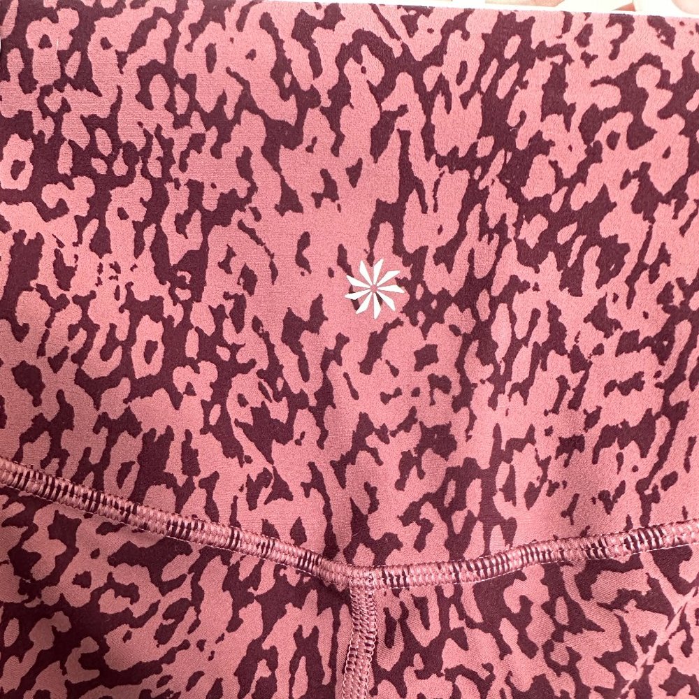 Athleta Salutation Stash Pocket 7/8 Tight, Ocelot Spot Tawny Rose
